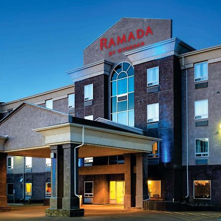 Ramada By Wyndham Prince Albert Extérieur photo
