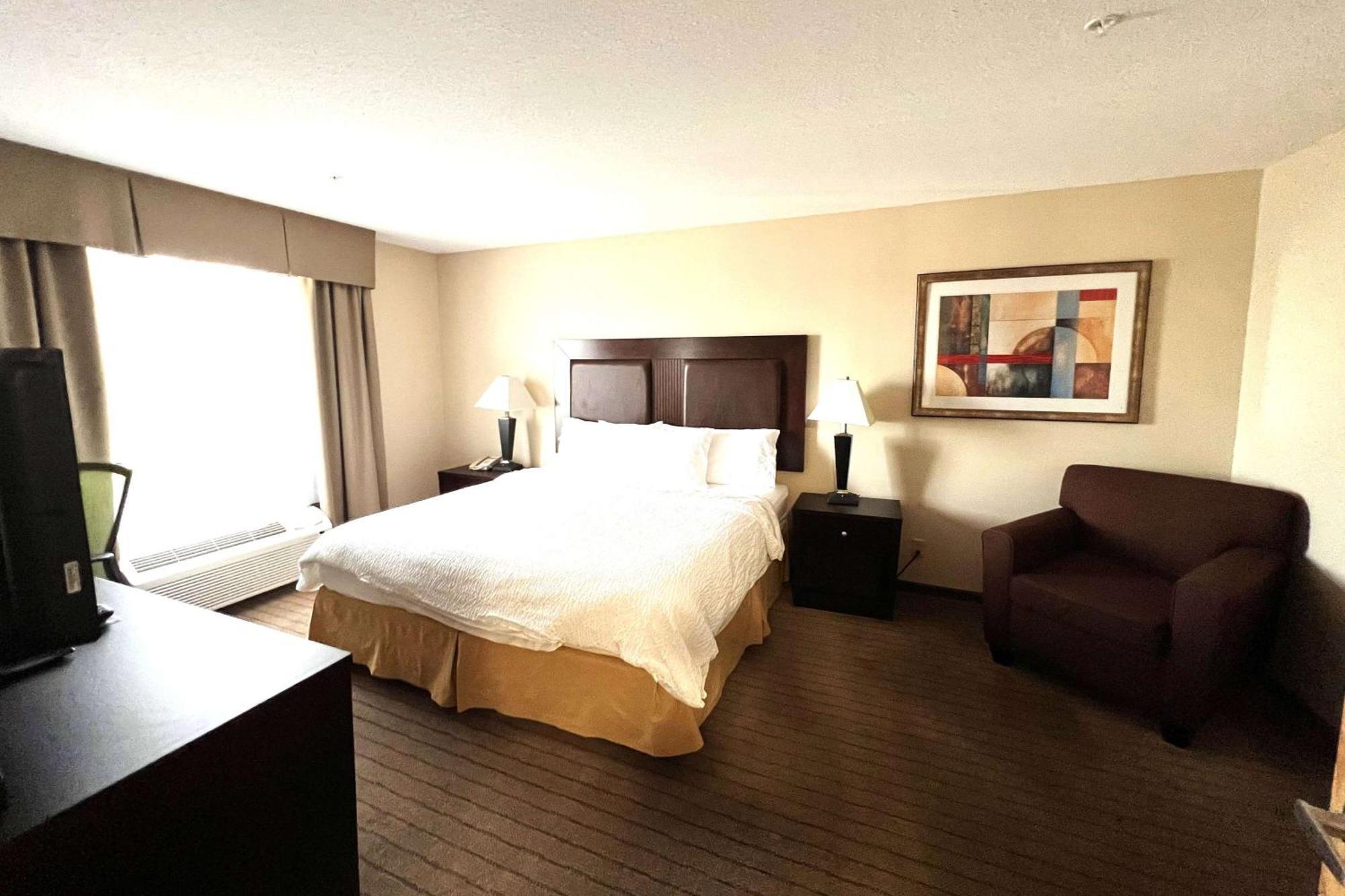 Ramada By Wyndham Prince Albert Extérieur photo