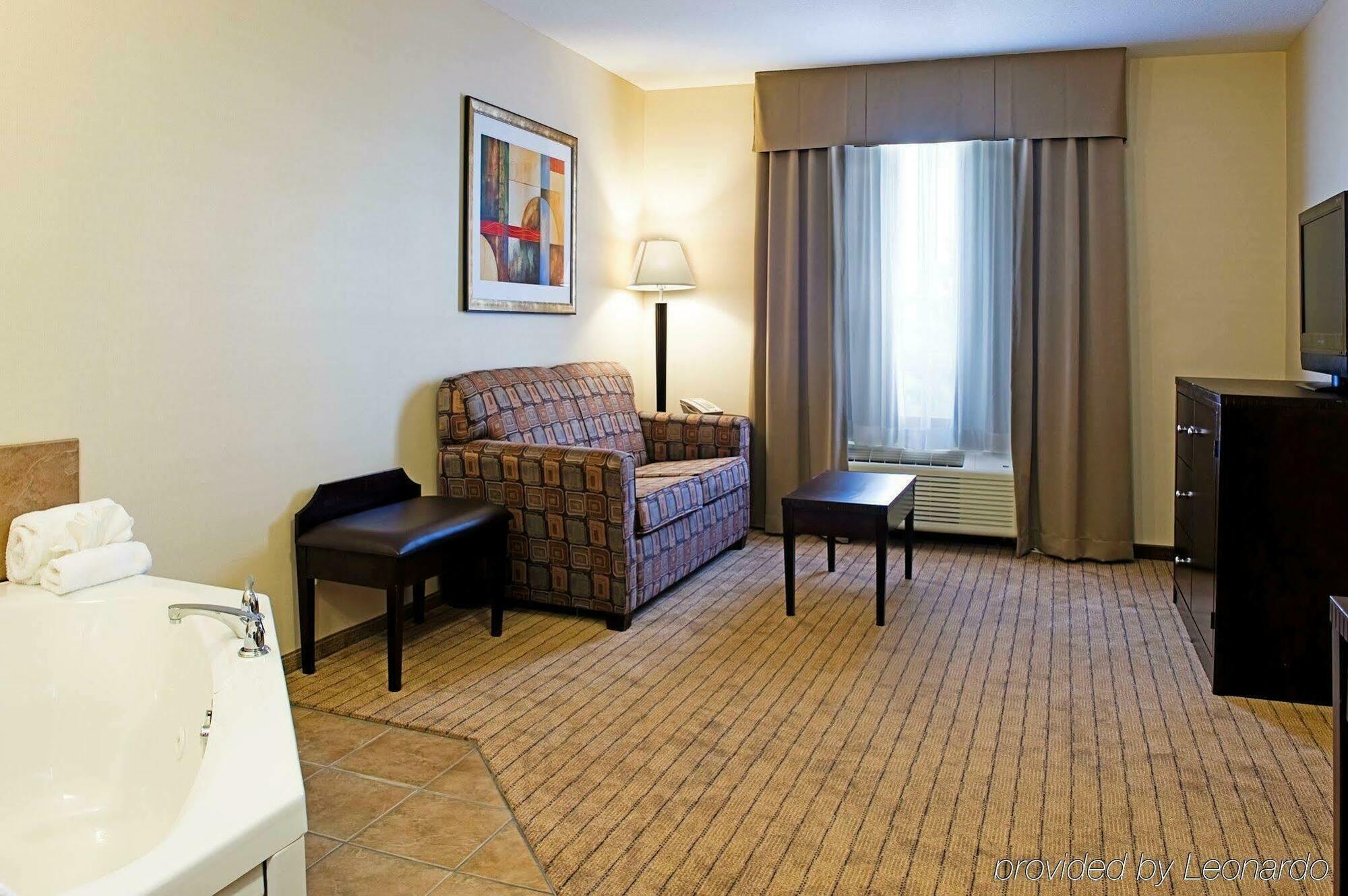 Ramada By Wyndham Prince Albert Extérieur photo