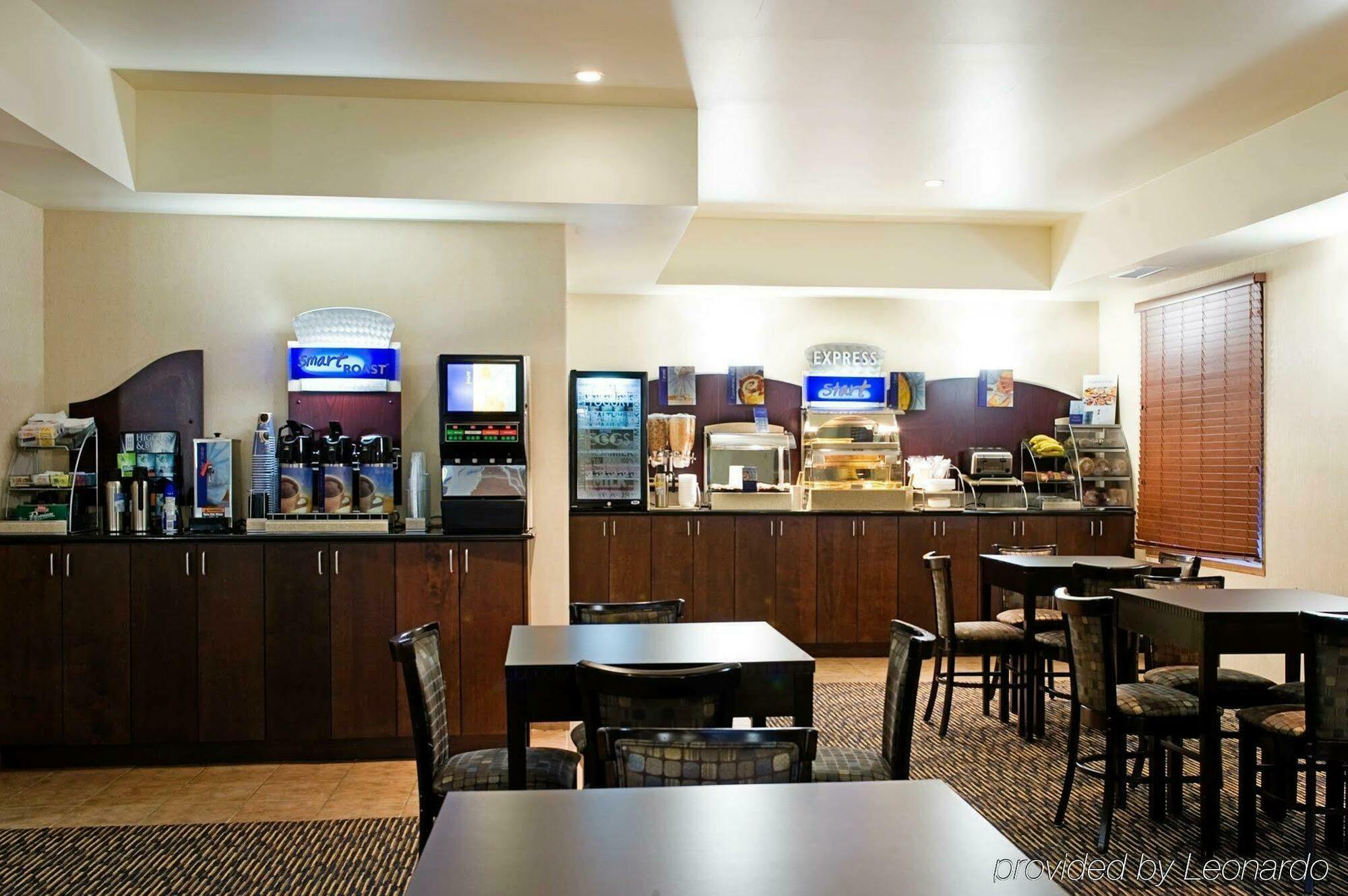Ramada By Wyndham Prince Albert Extérieur photo