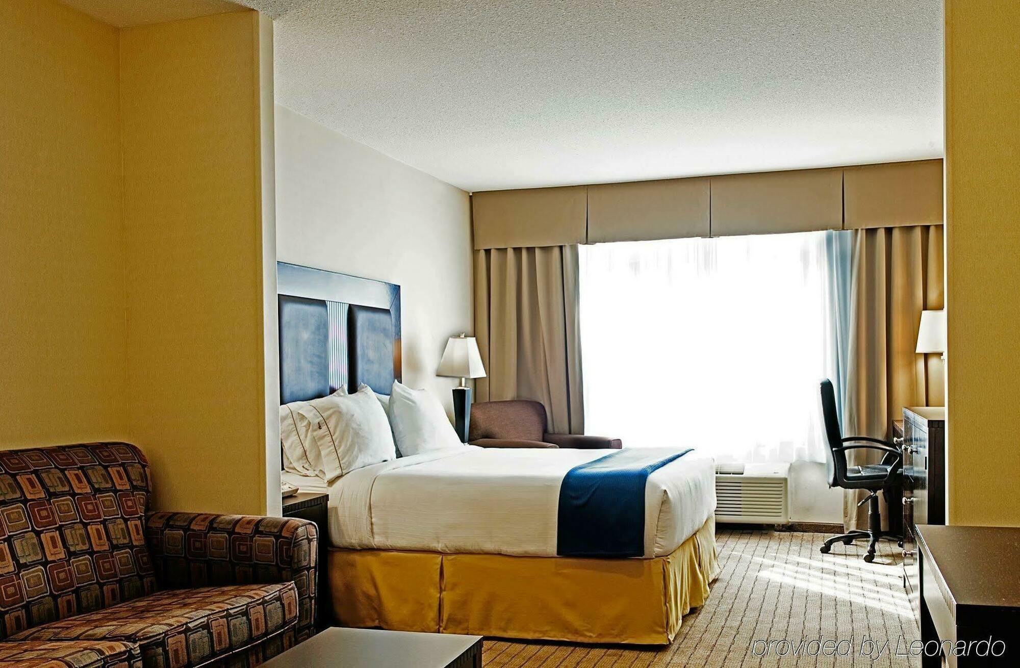 Ramada By Wyndham Prince Albert Chambre photo